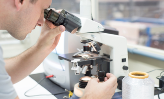 Analise de material textil em laboratorio